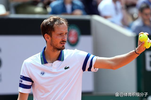 ATP总决赛逆转温网，梅德韦杰夫惊艳四座