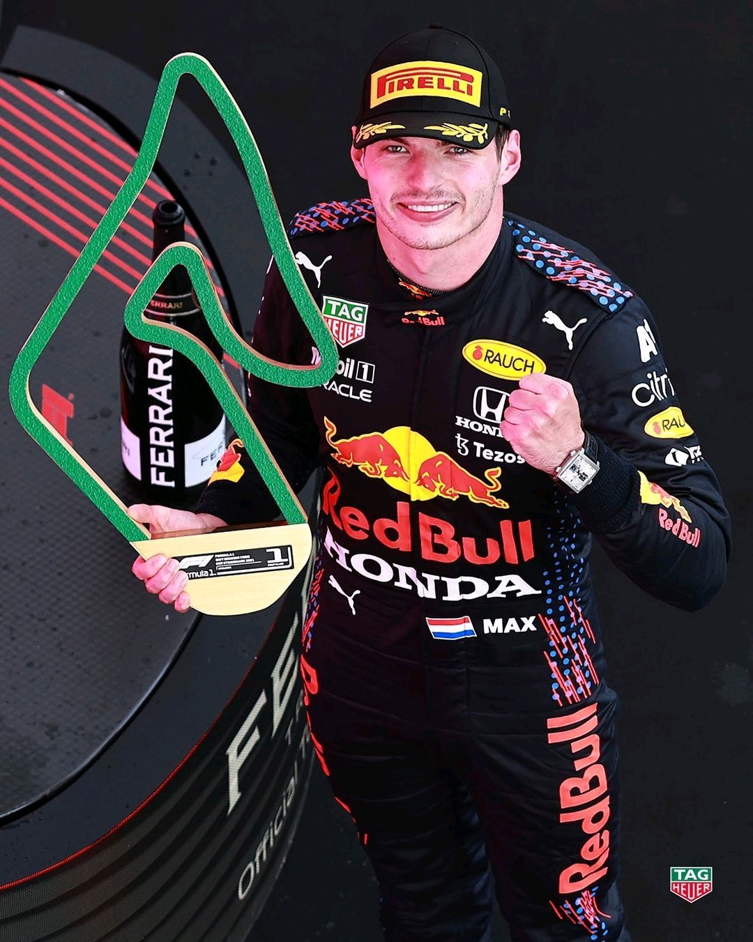 威廉姆斯轻取阿斯顿马丁，汉密尔顿高光表现