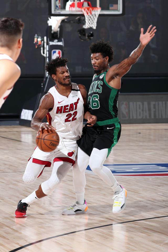 热火完胜辽宁队，浓眉哥关键制胜