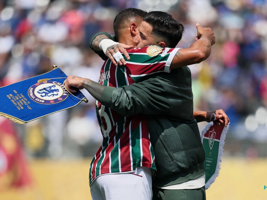 尼克斯碾压灰熊，戈贝尔状态火热