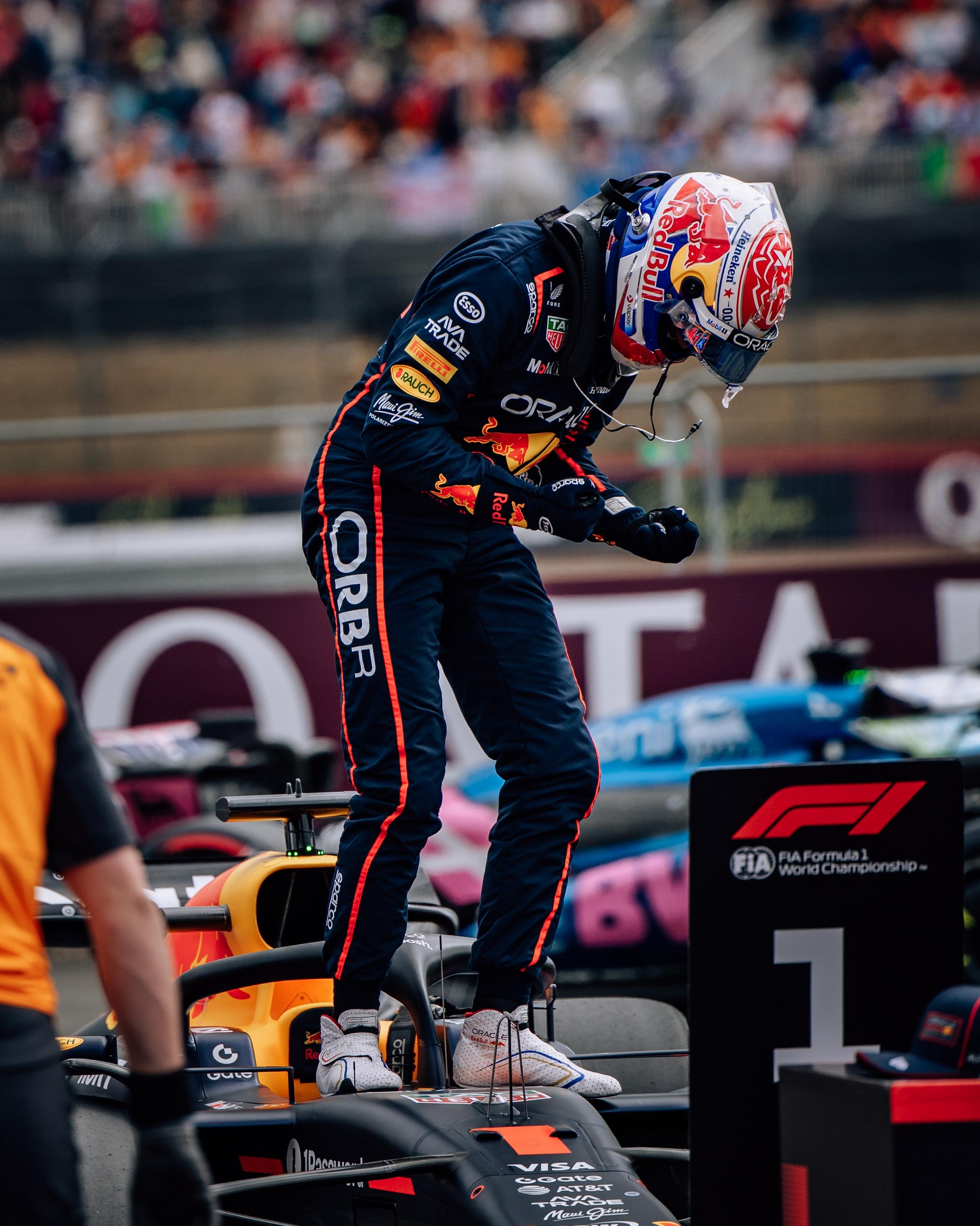 红牛二队横扫梅赛德斯,维斯塔潘点燃赛场 红牛二队横扫梅赛德斯,维斯塔潘点燃赛场