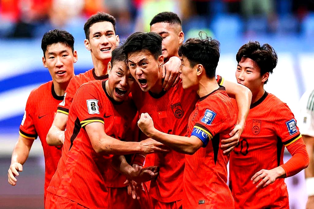 中国队完胜印尼队，李梓嘉扛起全队