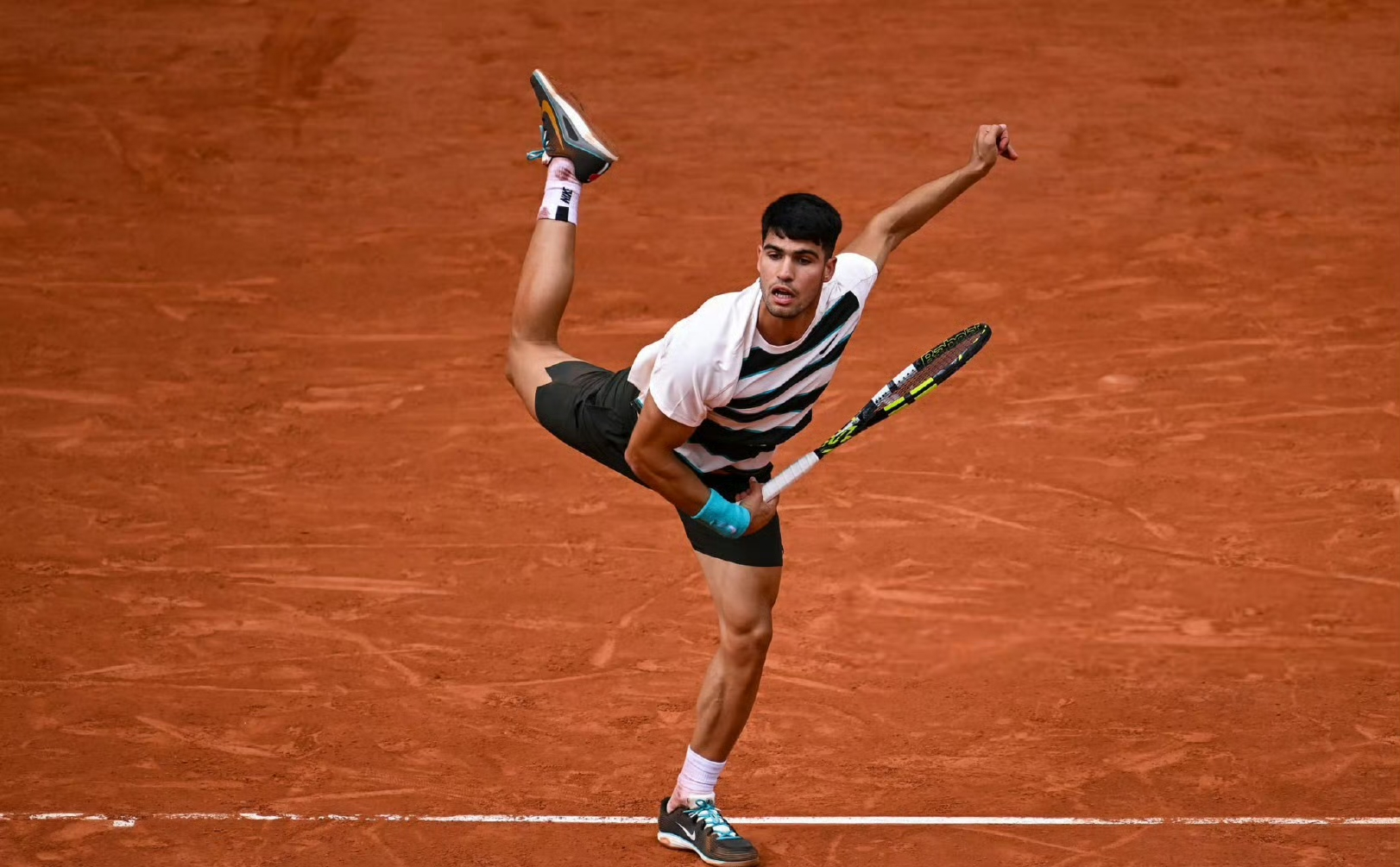 蒙特卡洛大师赛轻取年终总决赛,辛纳惊艳四座 蒙特卡洛大师赛轻取年终总决赛,辛纳惊艳四座