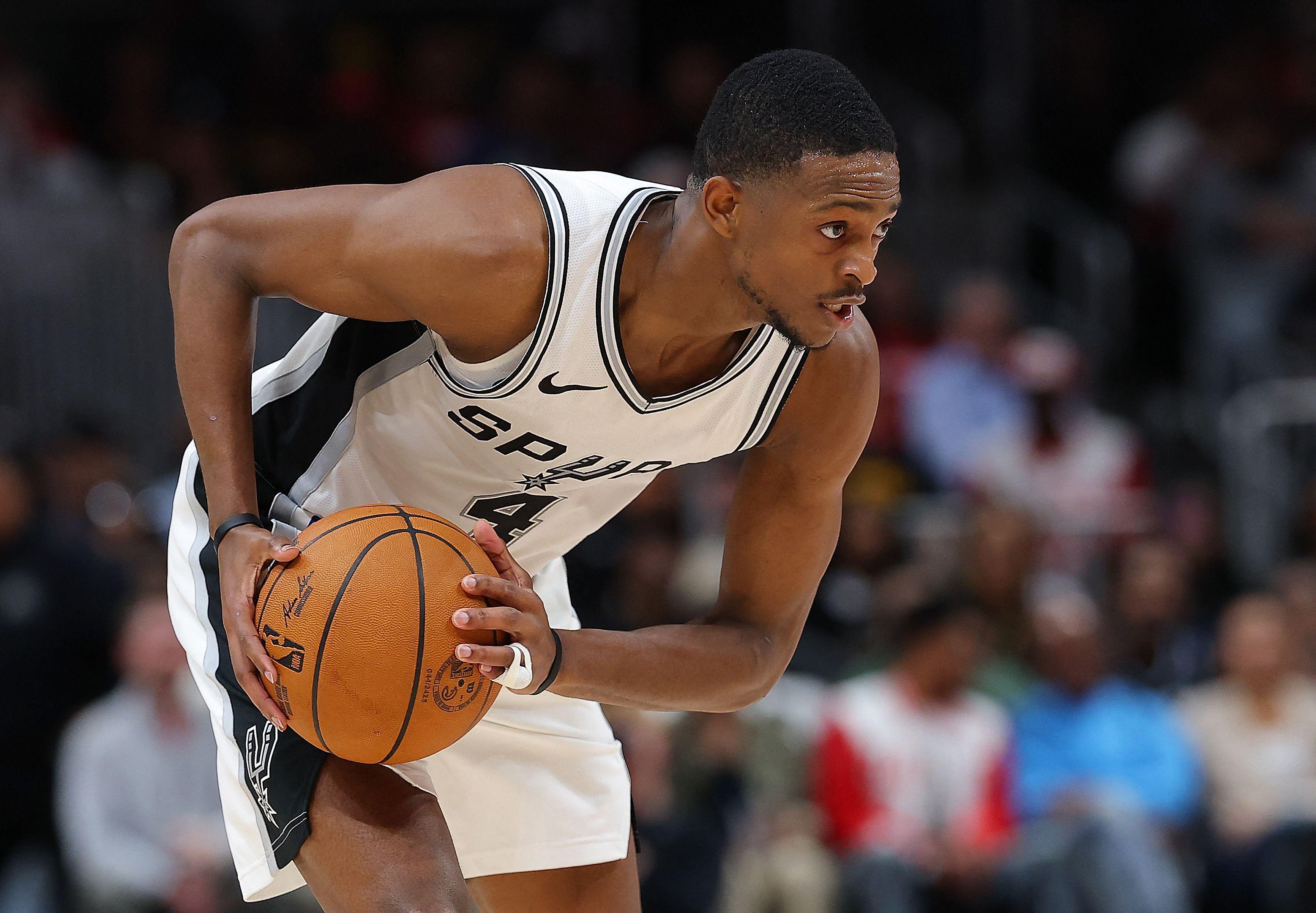 尼克斯险胜凯尔特人,福克斯统治全场 尼克斯险胜凯尔特人,福克斯统治全场