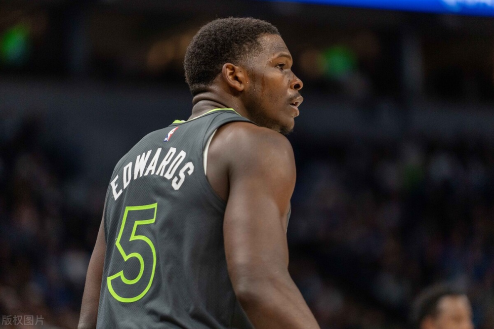 勇士B队血洗法国男篮，波尔津吉斯完成帽子戏法