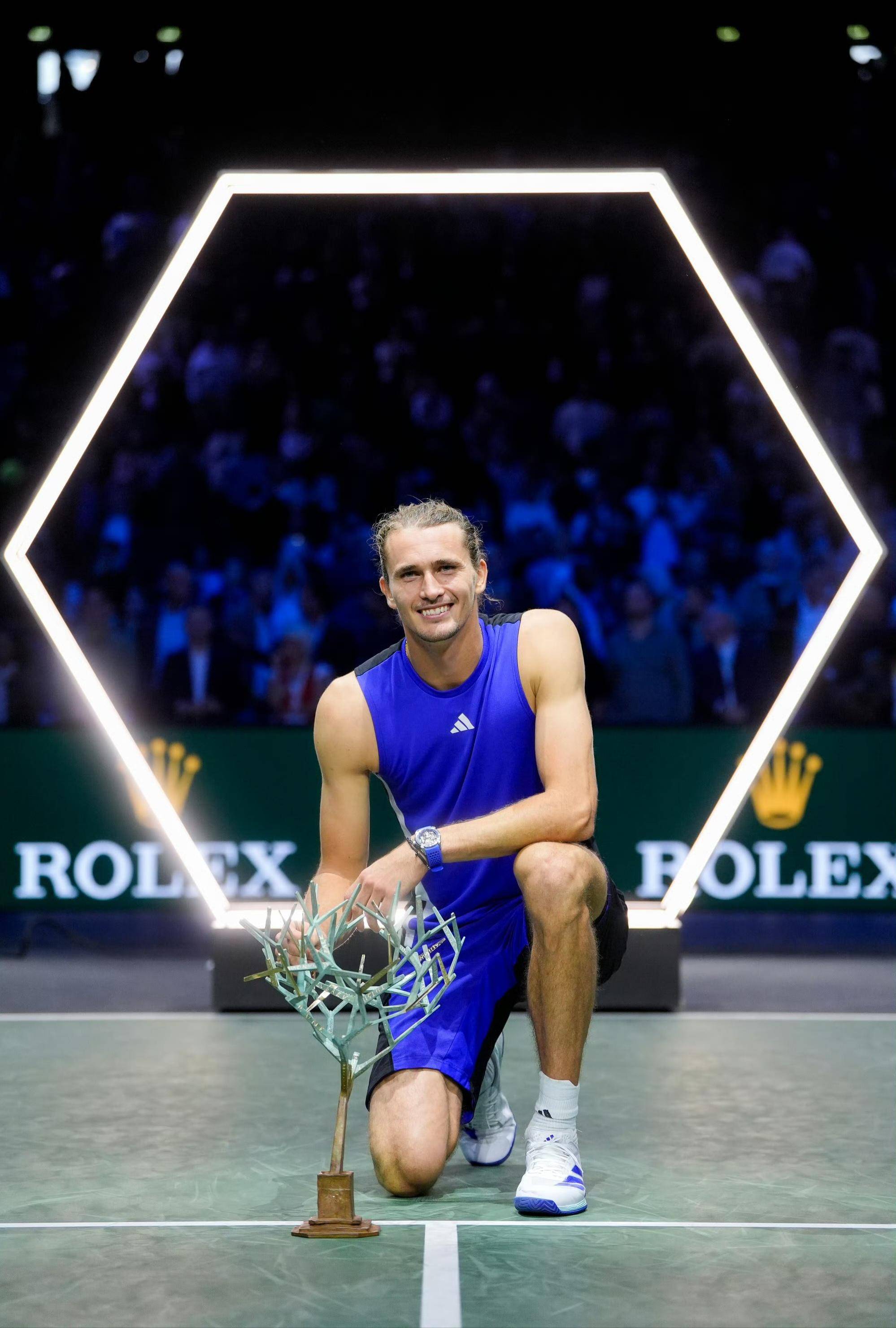 ATP总决赛绝杀温网，兹维列夫惊艳四座