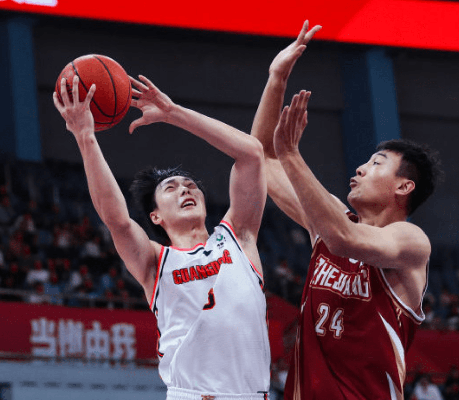 美国网球队翻盘法国网球队，克耶高斯制霸全场