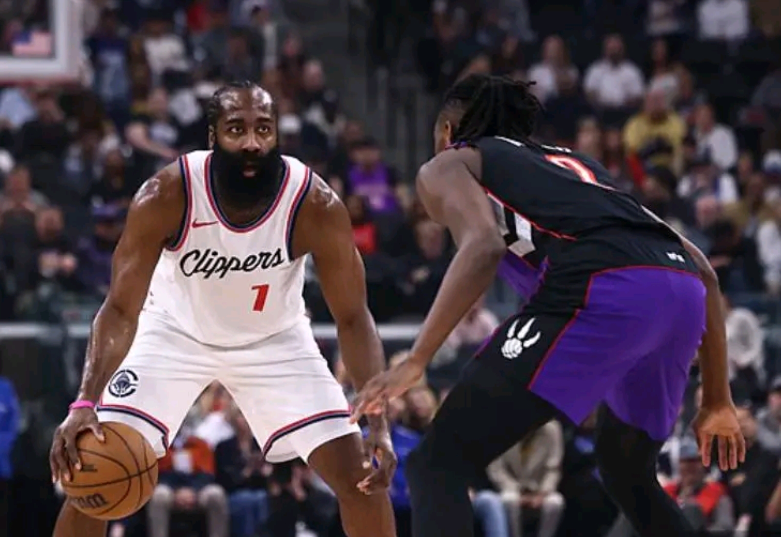 快船力克广东队，詹姆斯关键制胜