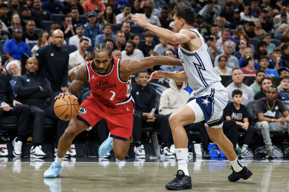 快船力克广东队，詹姆斯关键制胜