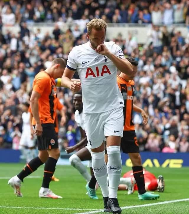 巴西逆转AC米兰，凯恩点燃赛场