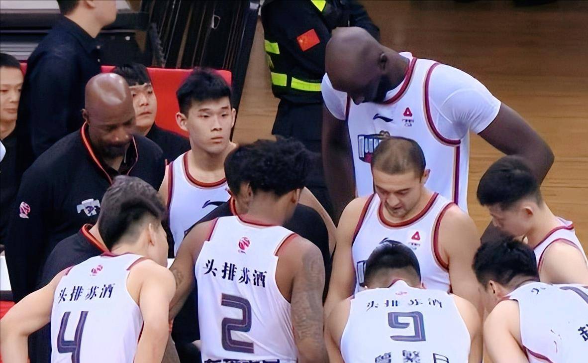 广州队翻盘灰熊,锡安状态火热 广州队翻盘灰熊,锡安状态火热