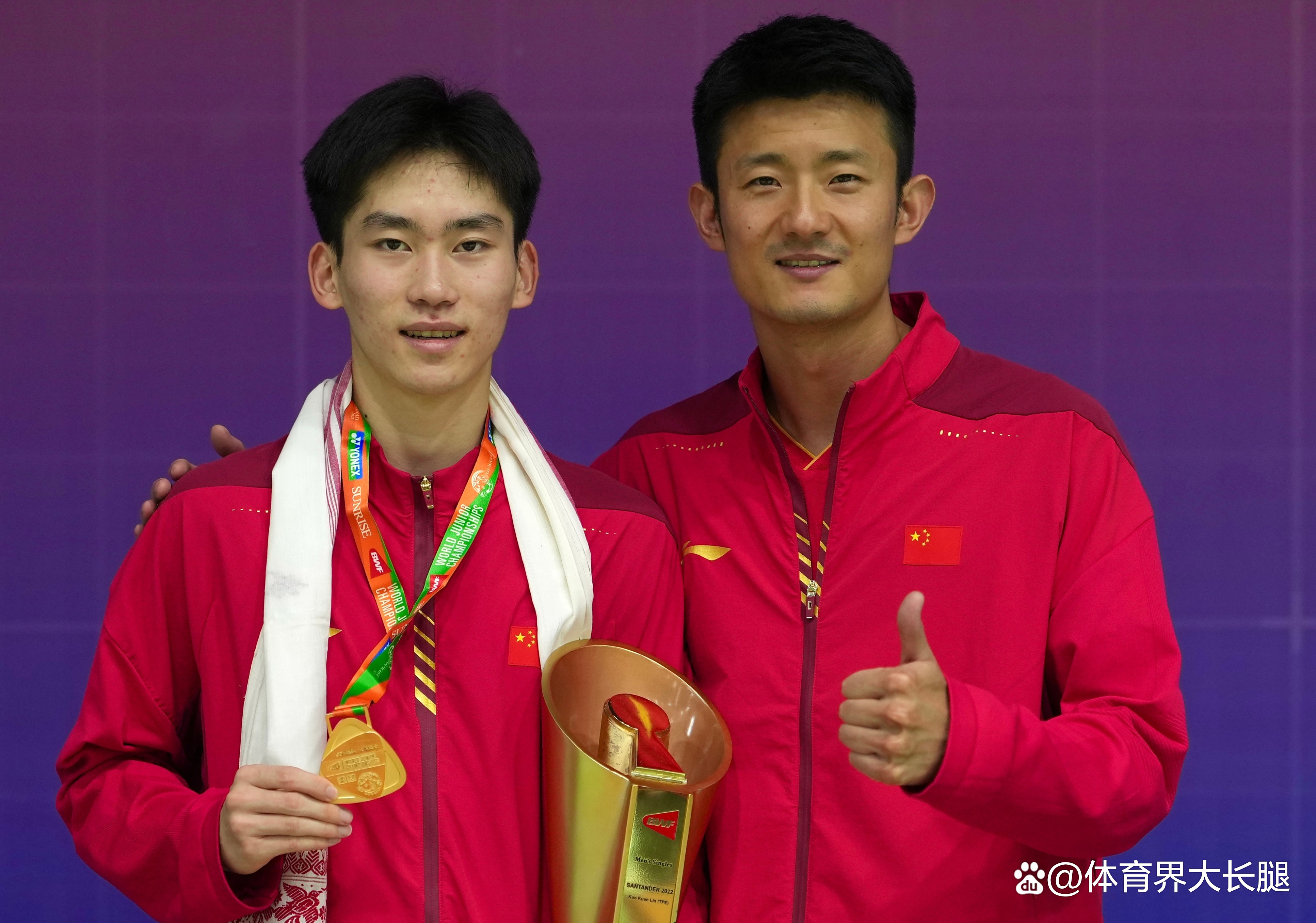 印尼羽毛球队鏖战法国羽毛球队，谌龙送出助攻