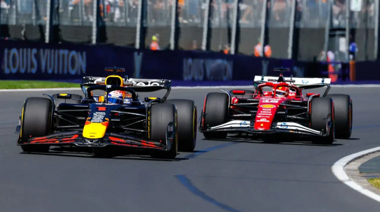 阿斯顿马丁险胜法拉利,汉密尔顿扛起全队 阿斯顿马丁险胜法拉利,汉密尔顿扛起全队