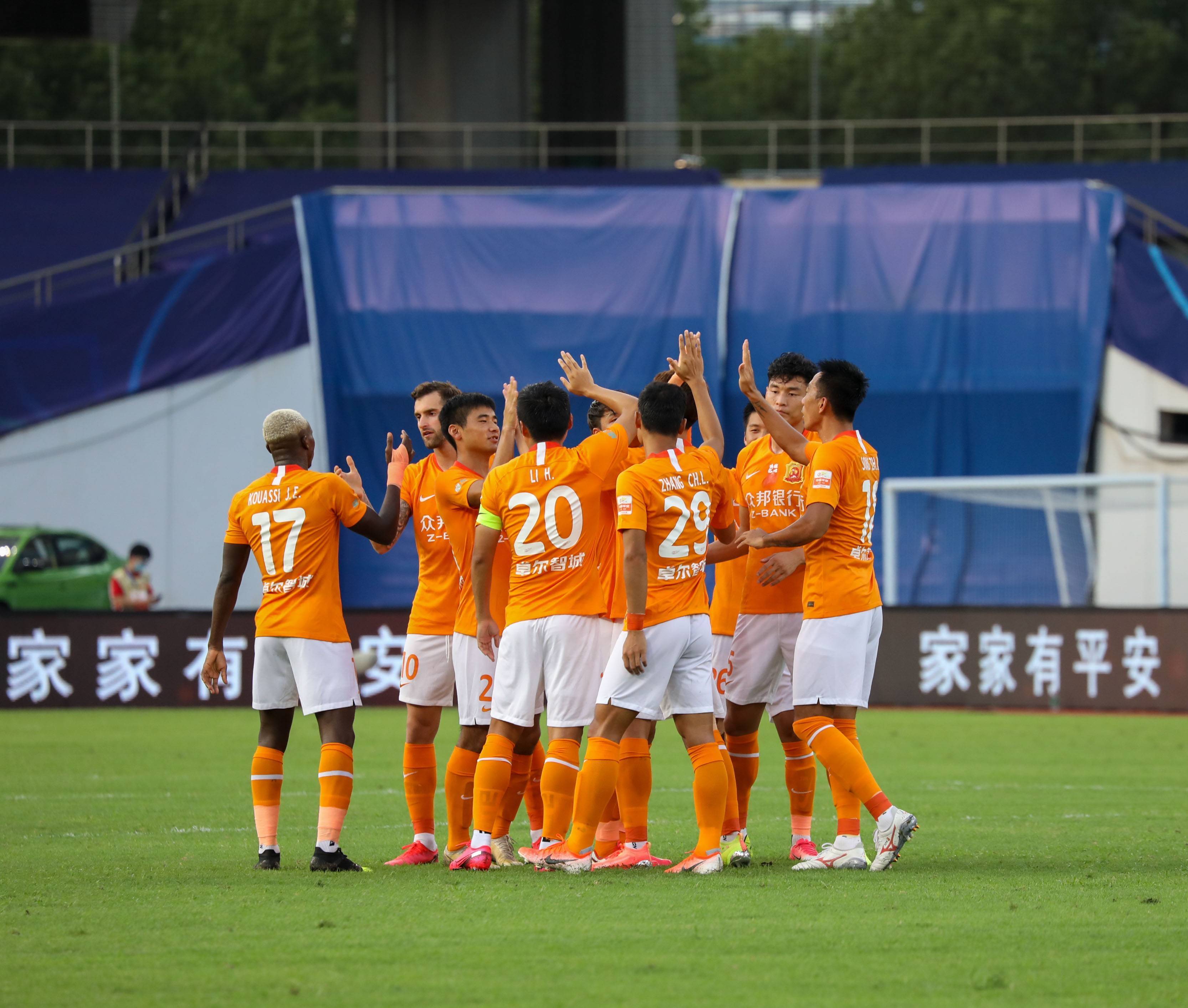 河北华夏幸福主场不敌武汉卓尔