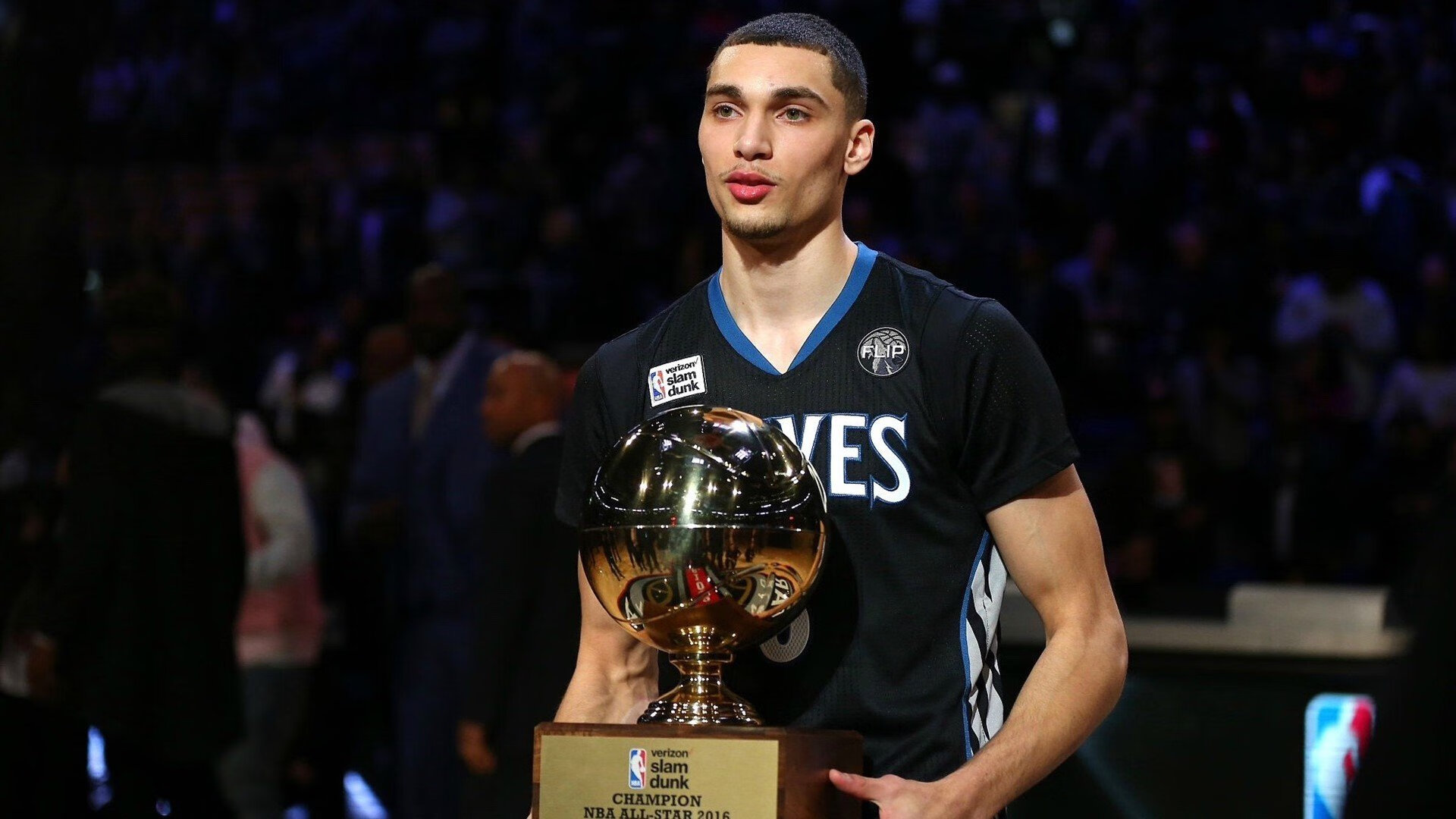 赛道与球场，哈登式关键得分与F1年度争冠之夜的唯一性共振