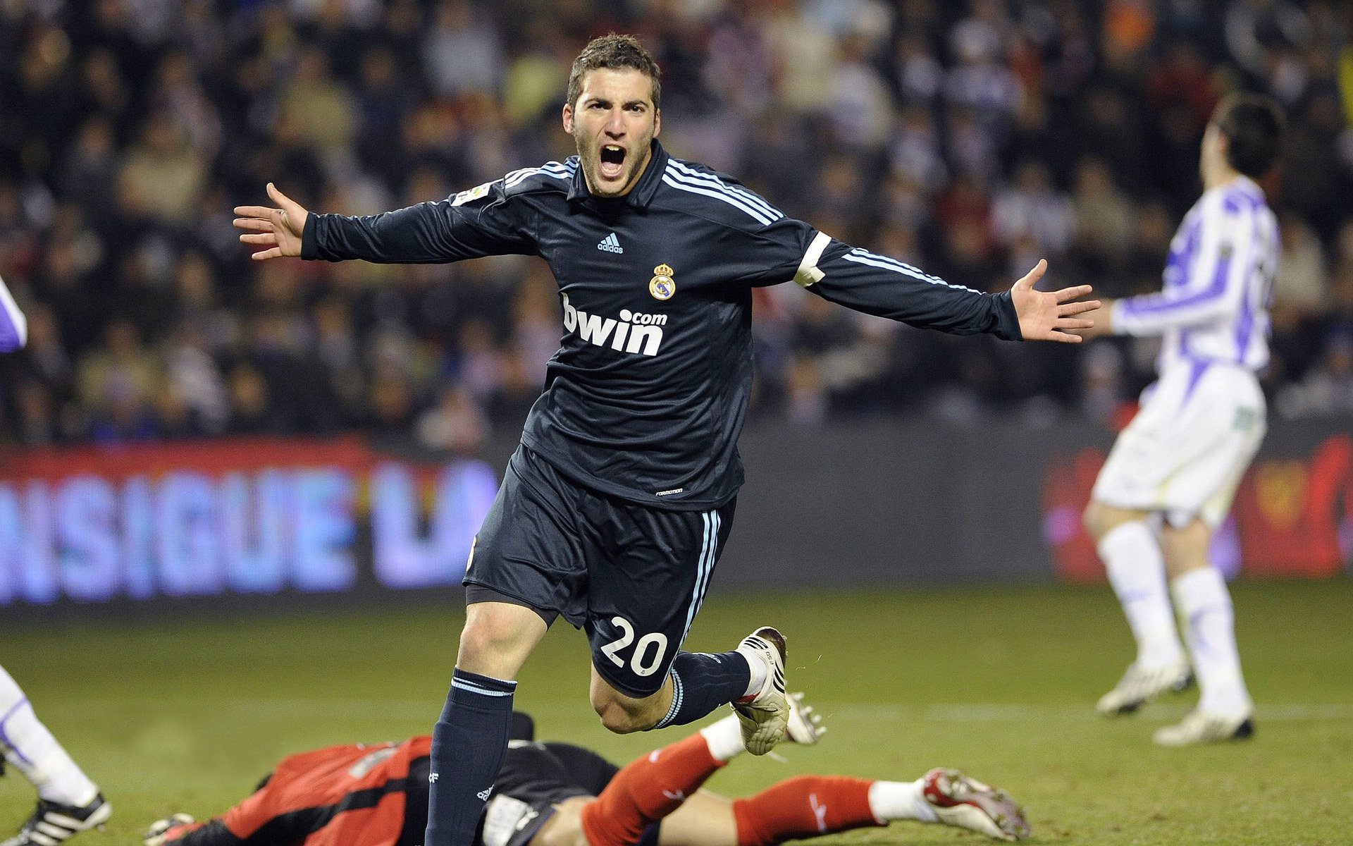 2026世界杯之夜，德罗赞的压制级表演，书写不朽传奇