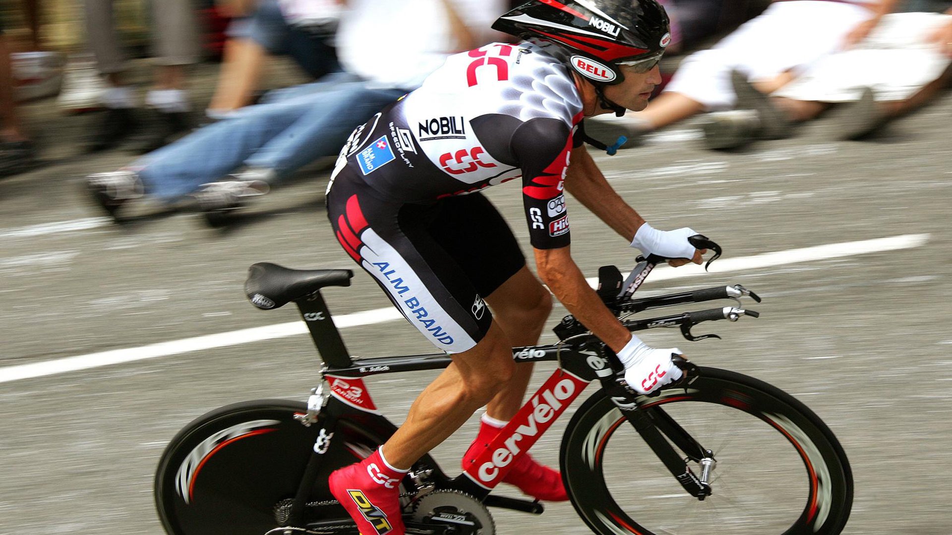 维也纳的逆转与东京的惊雷，当奥地利队翻盘英格兰，张本智和惊艳四座