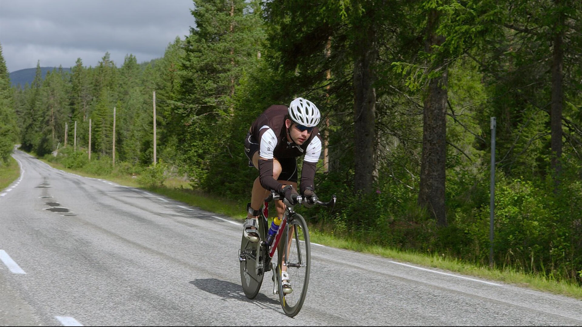 保罗·乔治状态火热，骑士加时赛力克魔术，展现团队韧性